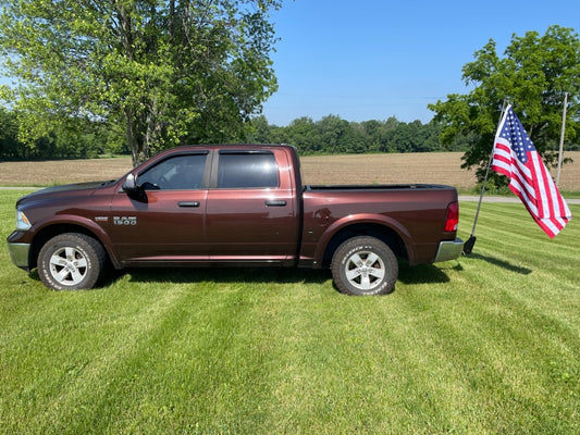 Truck receiver flag mount